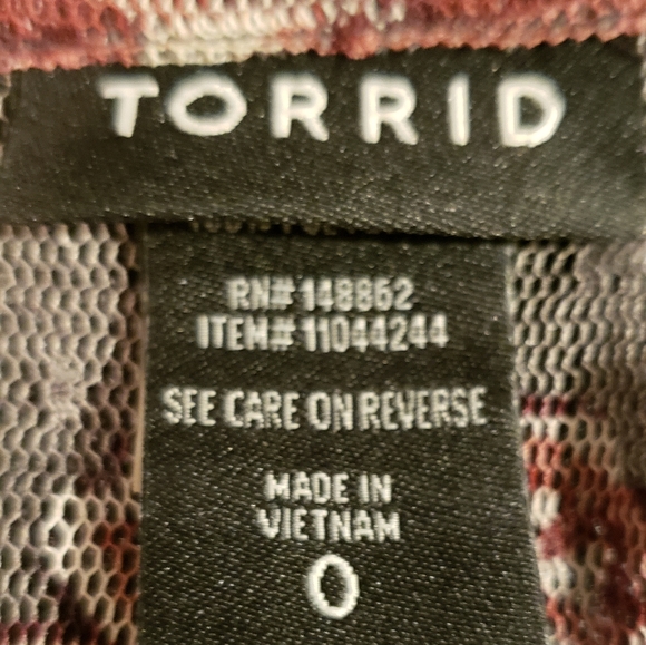 Torrid sleeveless blouse -size 12 - Picture 4 of 5